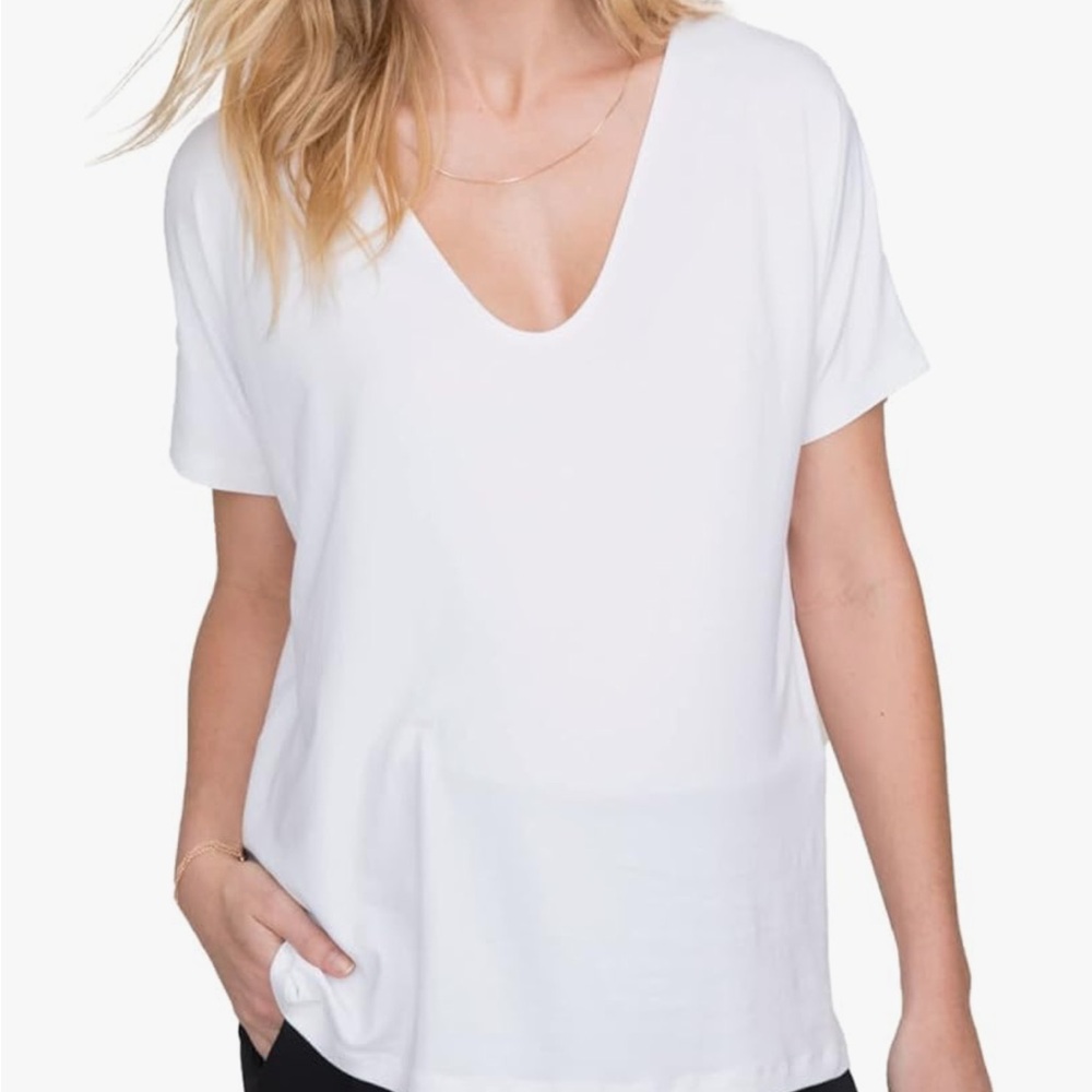 EUC Hatch Women's White V-Neck Top
